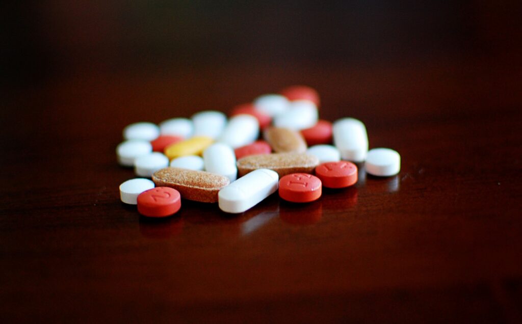 By Jamie from Birmingham, AL, USA (Pills) [CC BY 2.0 (https://creativecommons.org/licenses/by/2.0)], via Wikimedia Commons